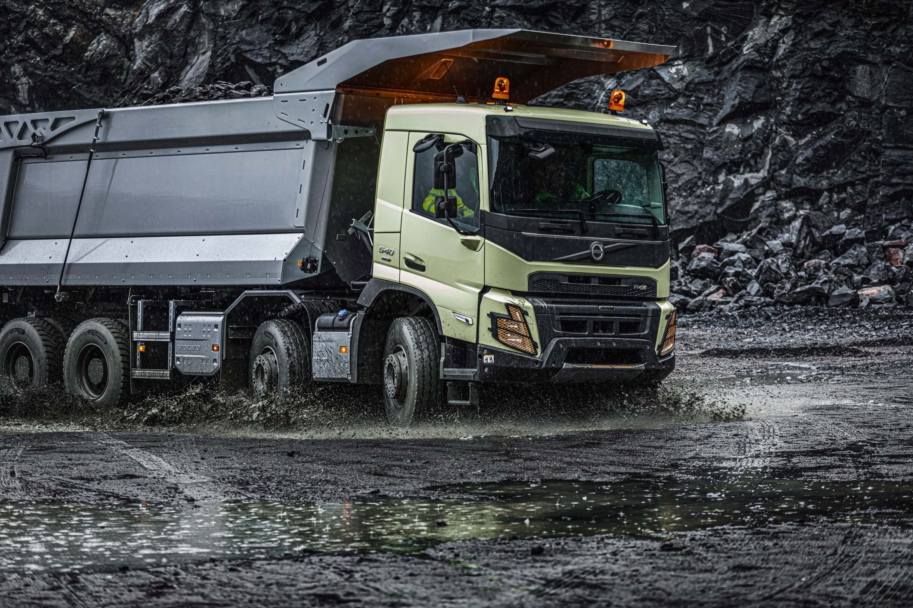 VOLVO FMX 540 2022 para enfrentar operações off road 